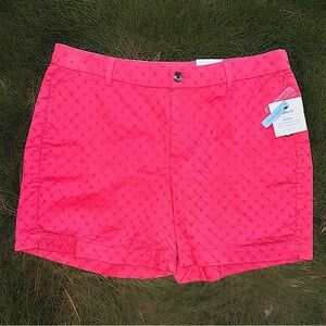 NWT- Croft & Barrow Women's Mid-rise Straight Comfort Waist Red Shorts Size 16
